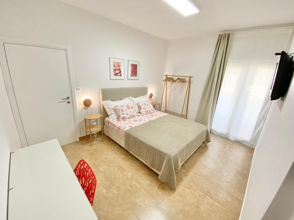 Mamma Mia Apartments-City Center Hvar Town Esterno foto