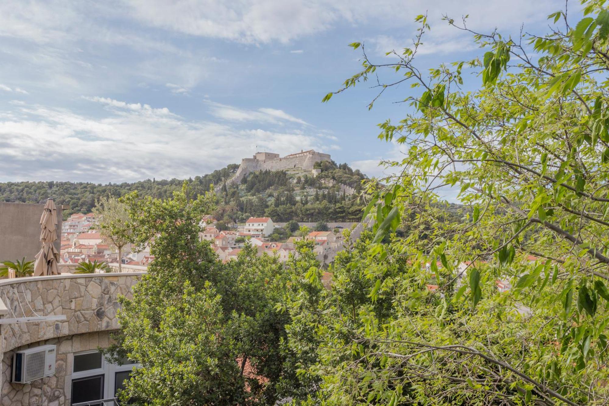 Mamma Mia Apartments-City Center Hvar Town Esterno foto